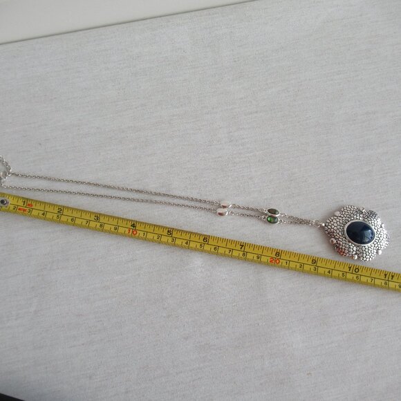 Liz Claiborne Silver and Blue Pendant Necklace Silver Tone 18" Long - Picture 7 of 10